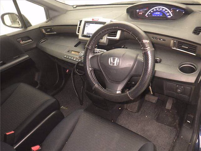 HONDA FREED SPIKE