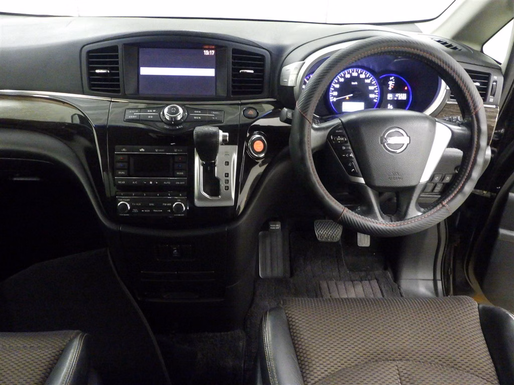NISSAN ELGRAND