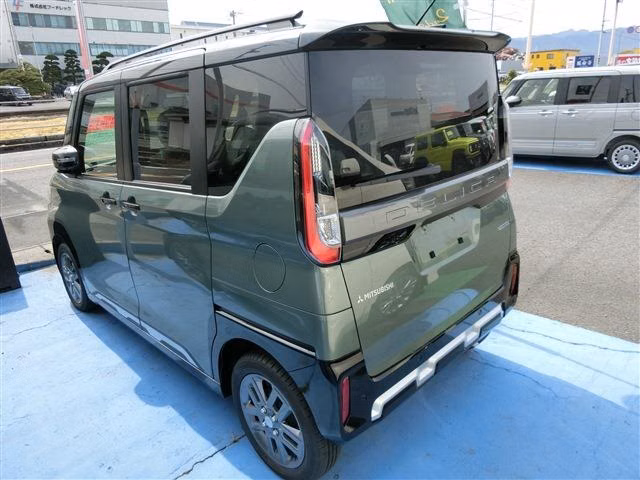 Mitsubishi Delica Mini