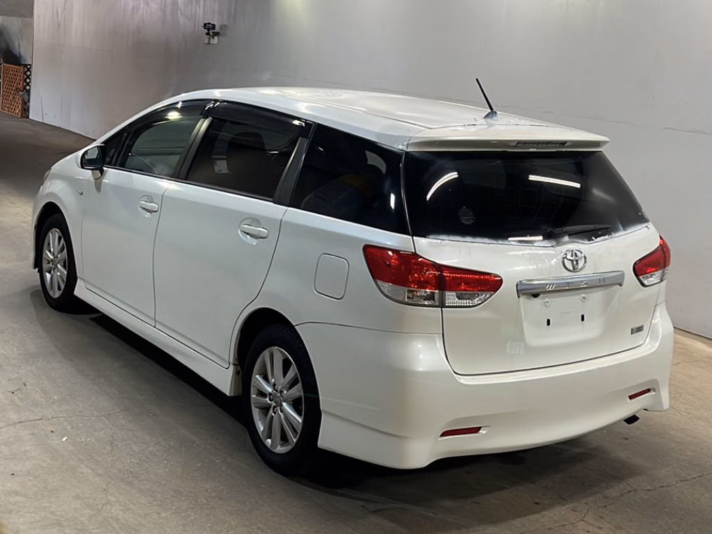 TOYOTA WISH