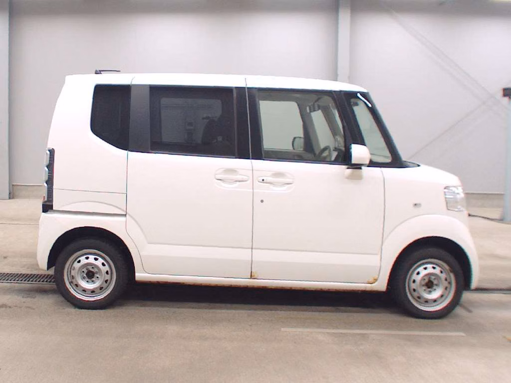 HONDA N-BOX