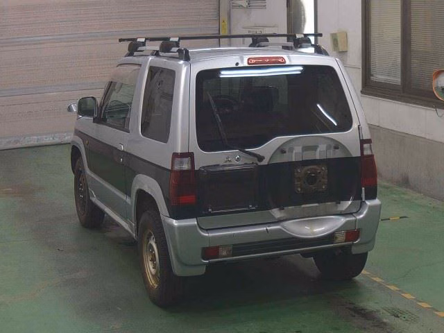 MITSUBISHI PAJERO MINI