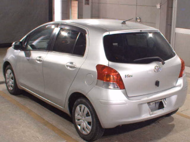 TOYOTA VITZ