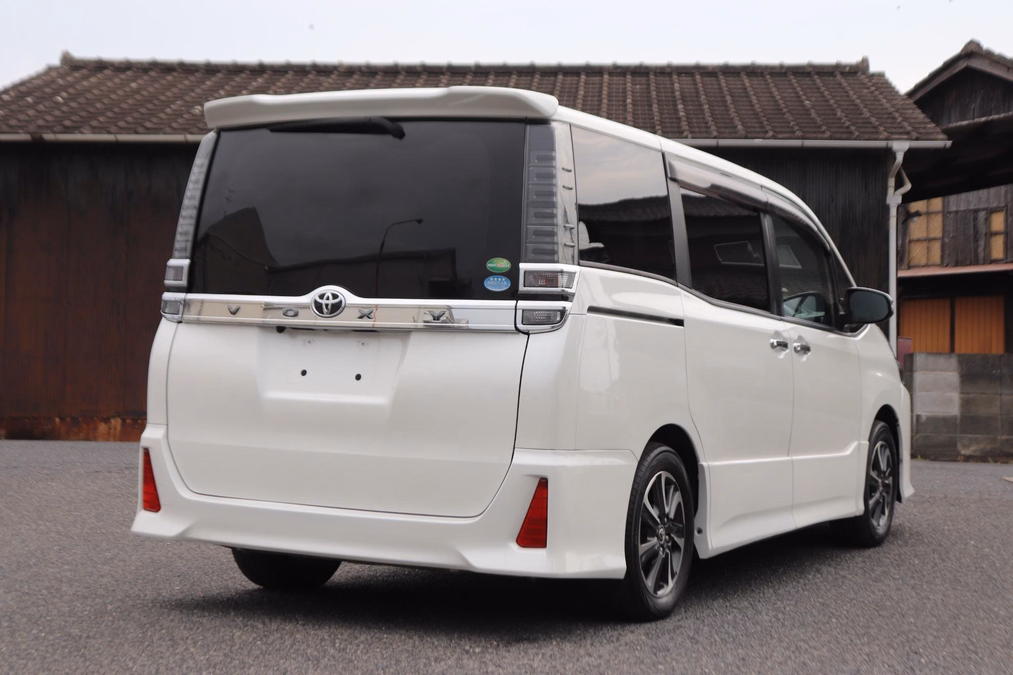 TOYOTA VOXY