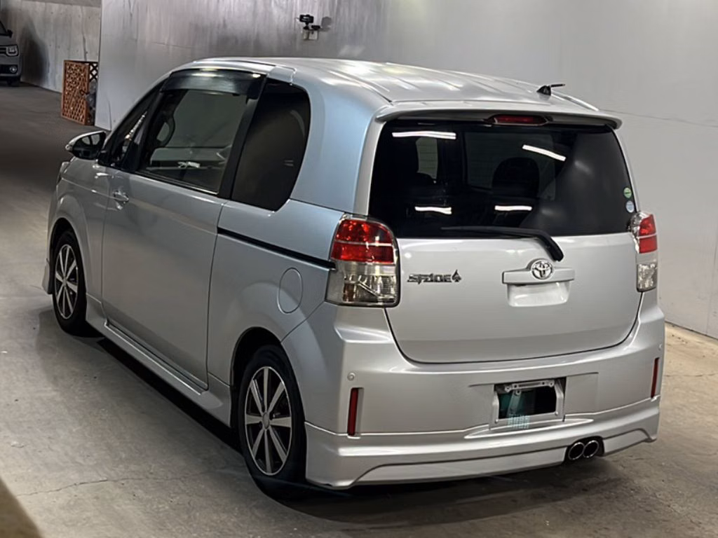 TOYOTA SPADE