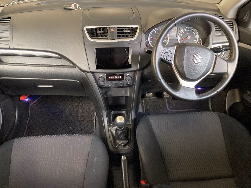 SUZUKI SWIFT