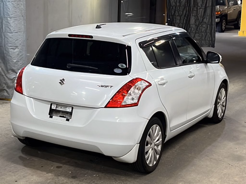 SUZUKI SWIFT