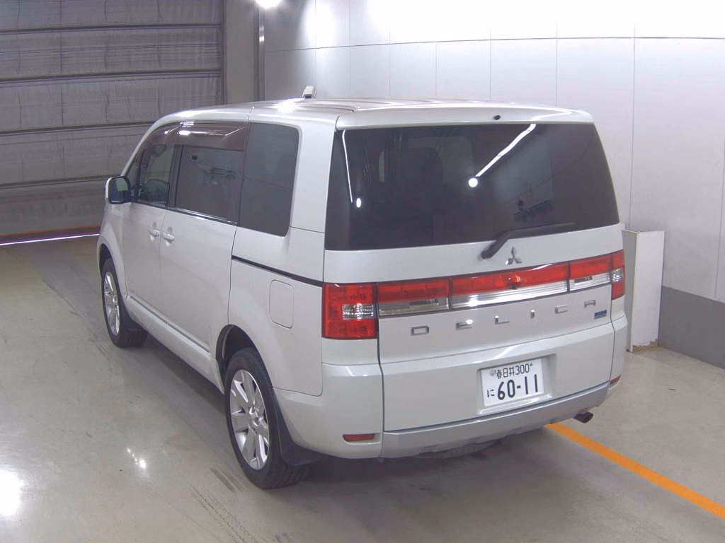 MITSUBISHI DELICA D:5