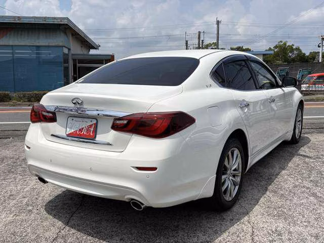 NISSAN FUGA