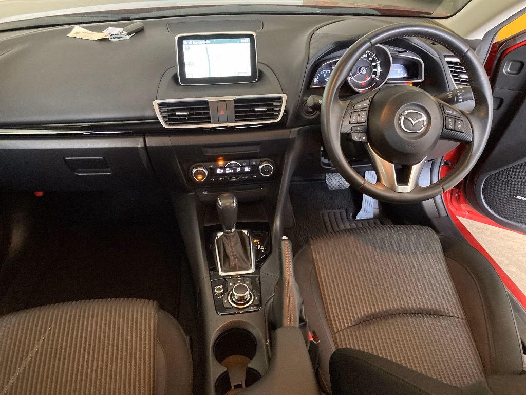 MAZDA AXELA