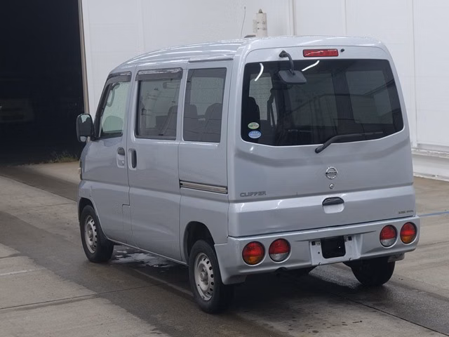 NISSAN CLIPPER