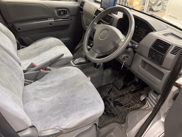 NISSAN CLIPPER