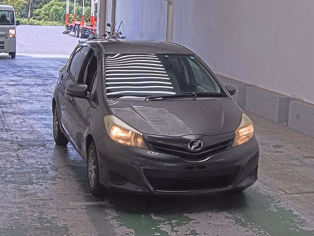 TOYOTA VITZ