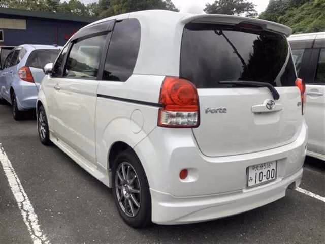 TOYOTA PORTE