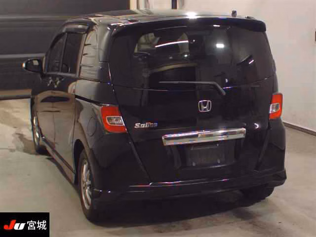 HONDA FREED SPIKE