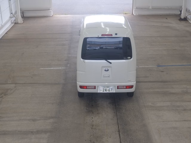 TOYOTA PIXIS VAN