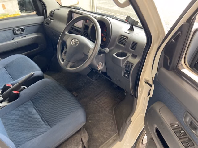 TOYOTA PIXIS VAN