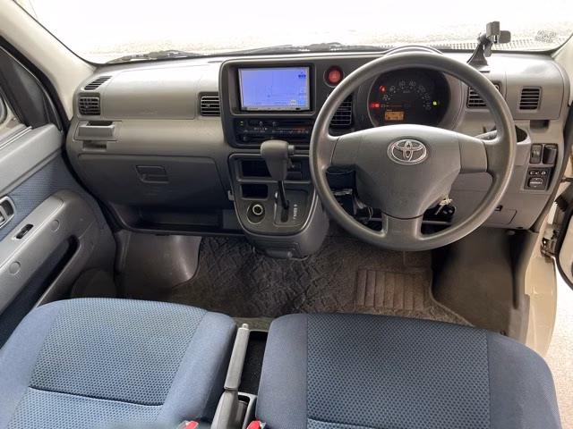 TOYOTA PIXIS VAN