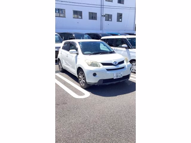 TOYOTA IST