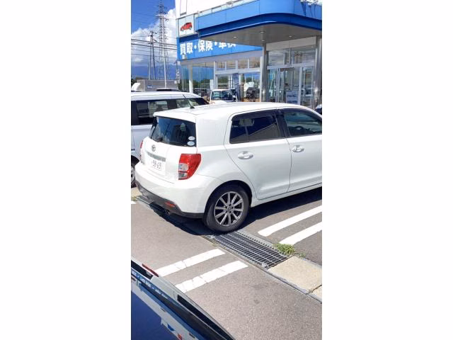 TOYOTA IST