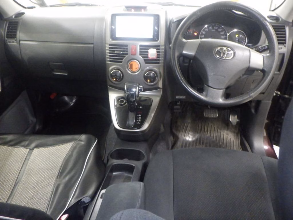 TOYOTA RUSH