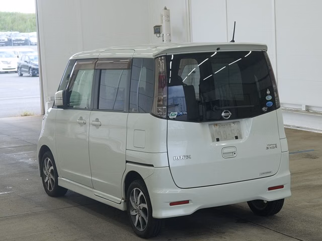 NISSAN ROOX