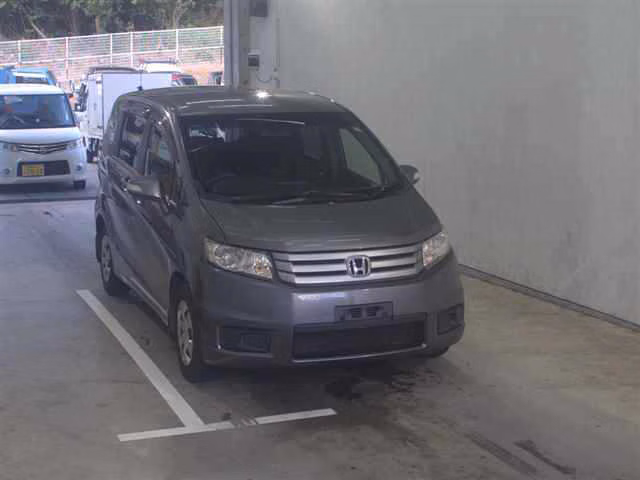 HONDA FREED SPIKE