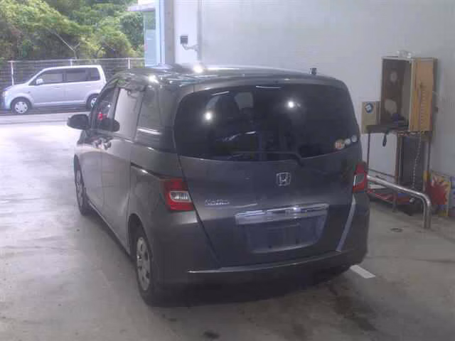 HONDA FREED SPIKE