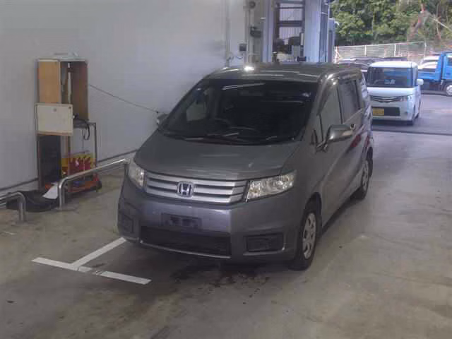 HONDA FREED SPIKE