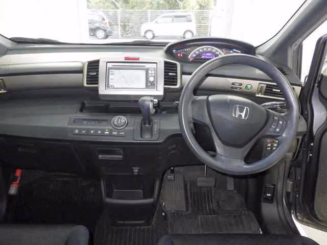 HONDA FREED SPIKE