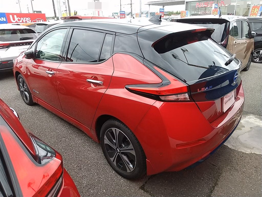 NISSAN LEAF