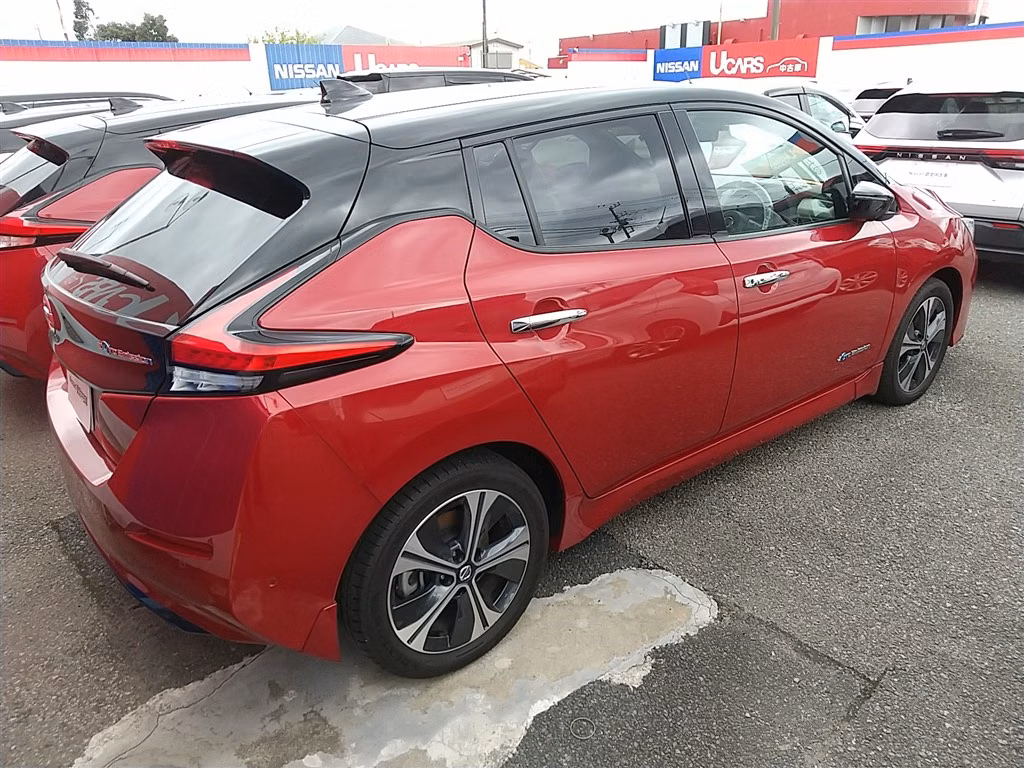 NISSAN LEAF