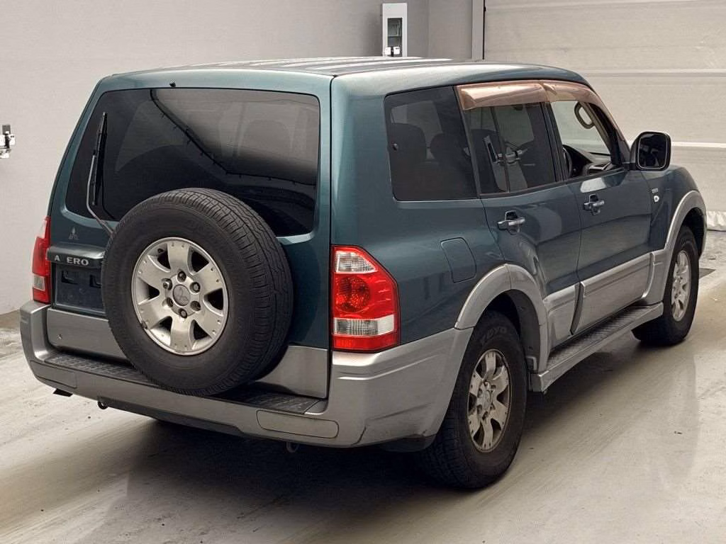 MITSUBISHI PAJERO