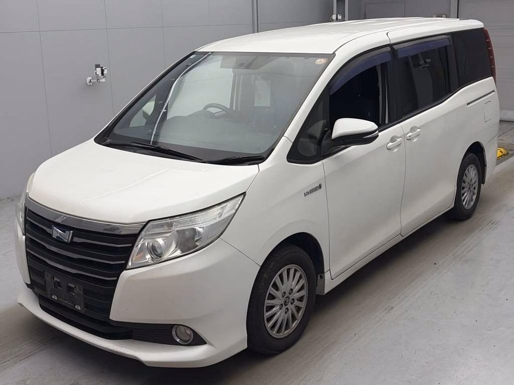 TOYOTA NOAH