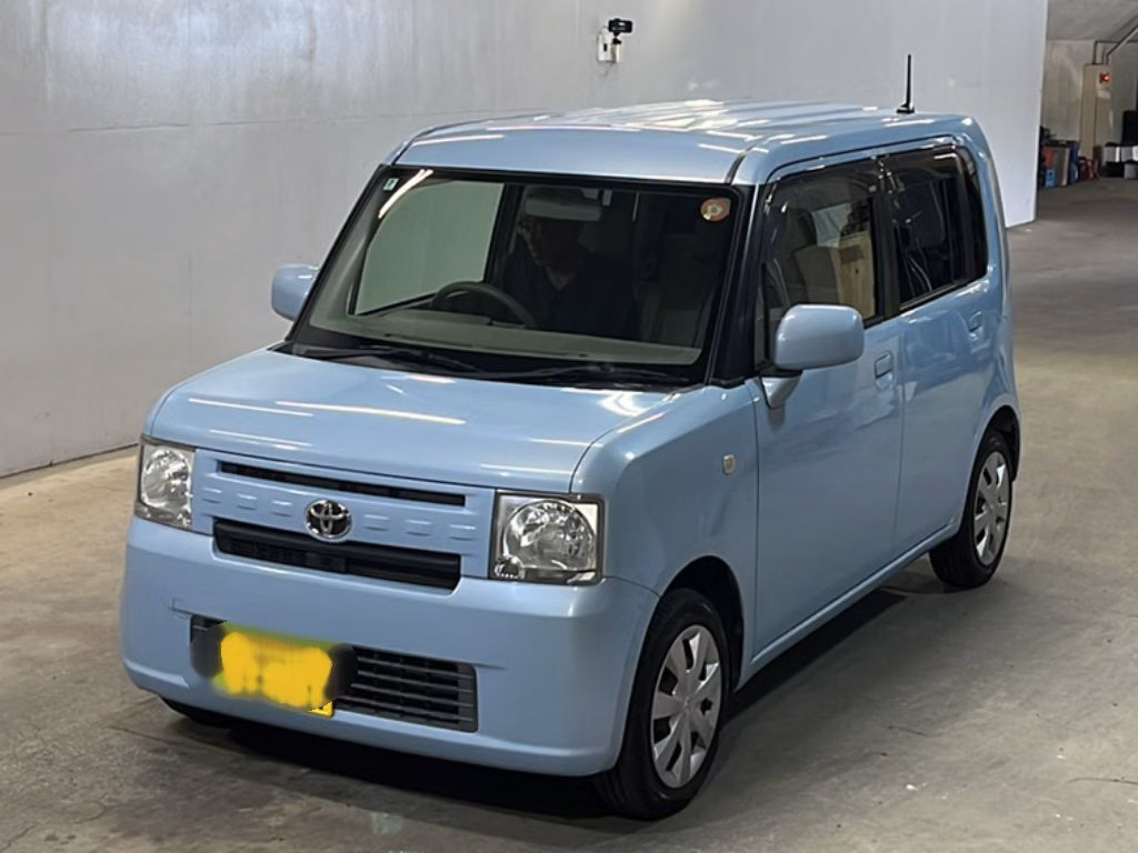 TOYOTA PIXIS SPACE