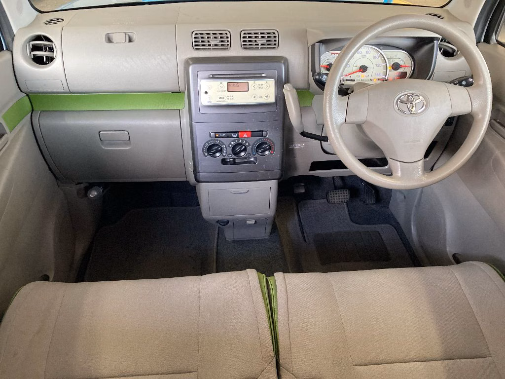 TOYOTA PIXIS SPACE