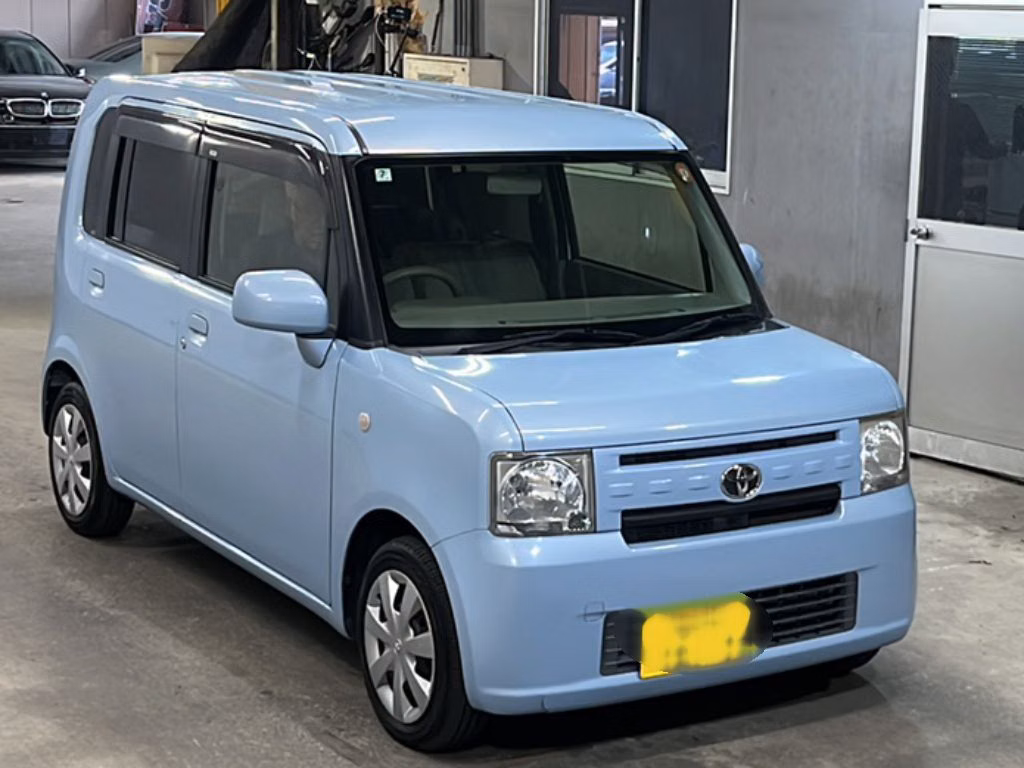 TOYOTA PIXIS SPACE