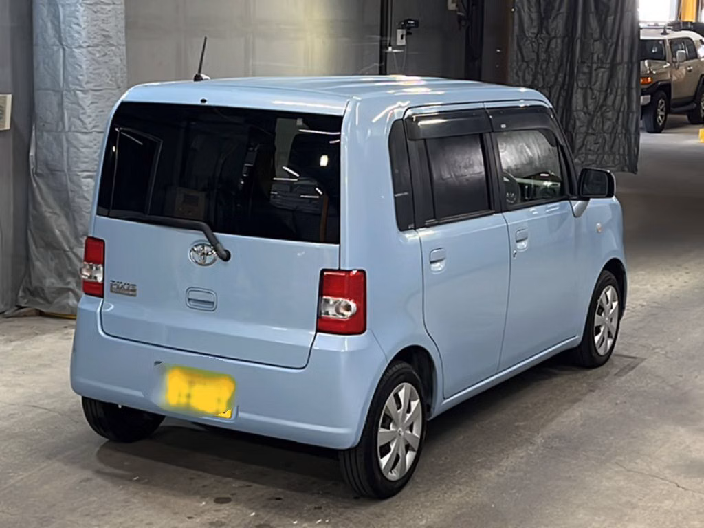 TOYOTA PIXIS SPACE