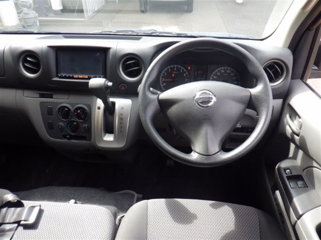 NISSAN NV350 CARAVAN