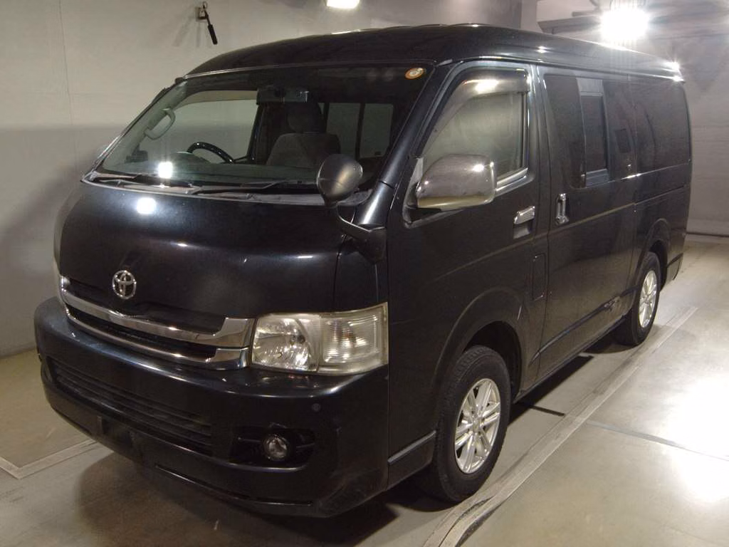 TOYOTA REGIUS ACE