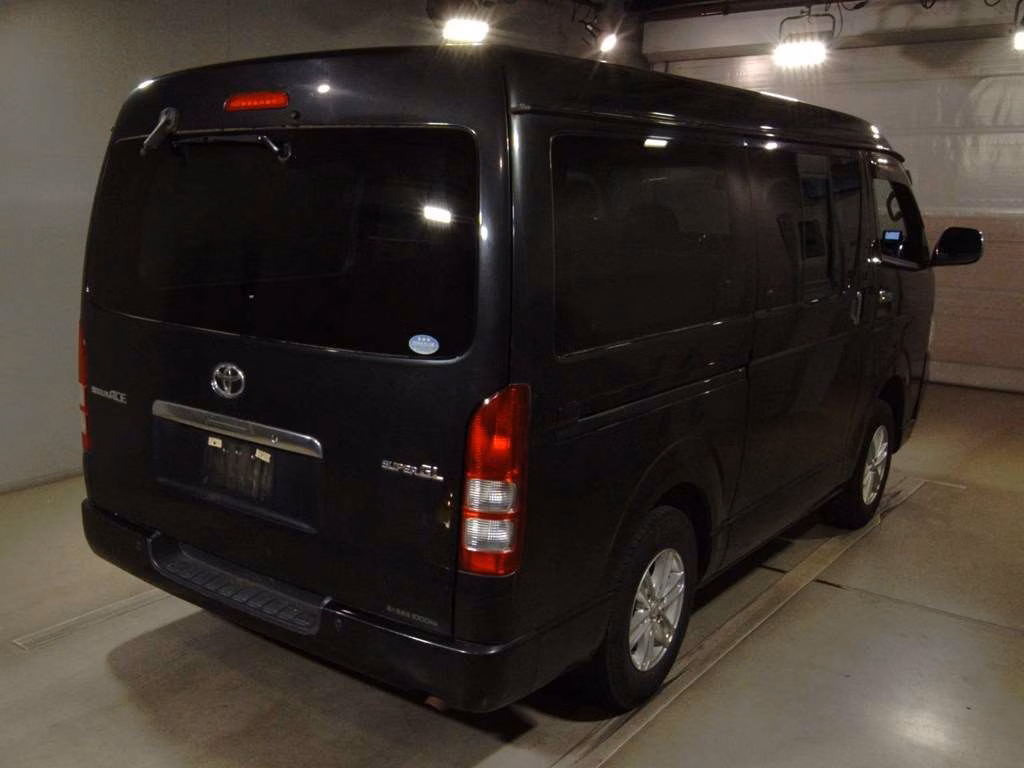 TOYOTA REGIUS ACE