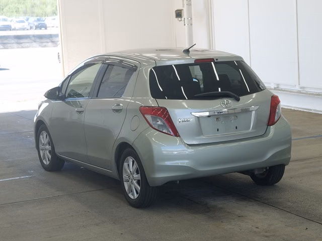 TOYOTA VITZ