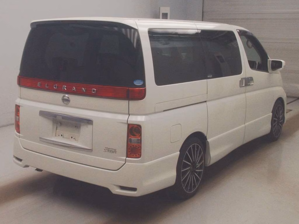 NISSAN ELGRAND
