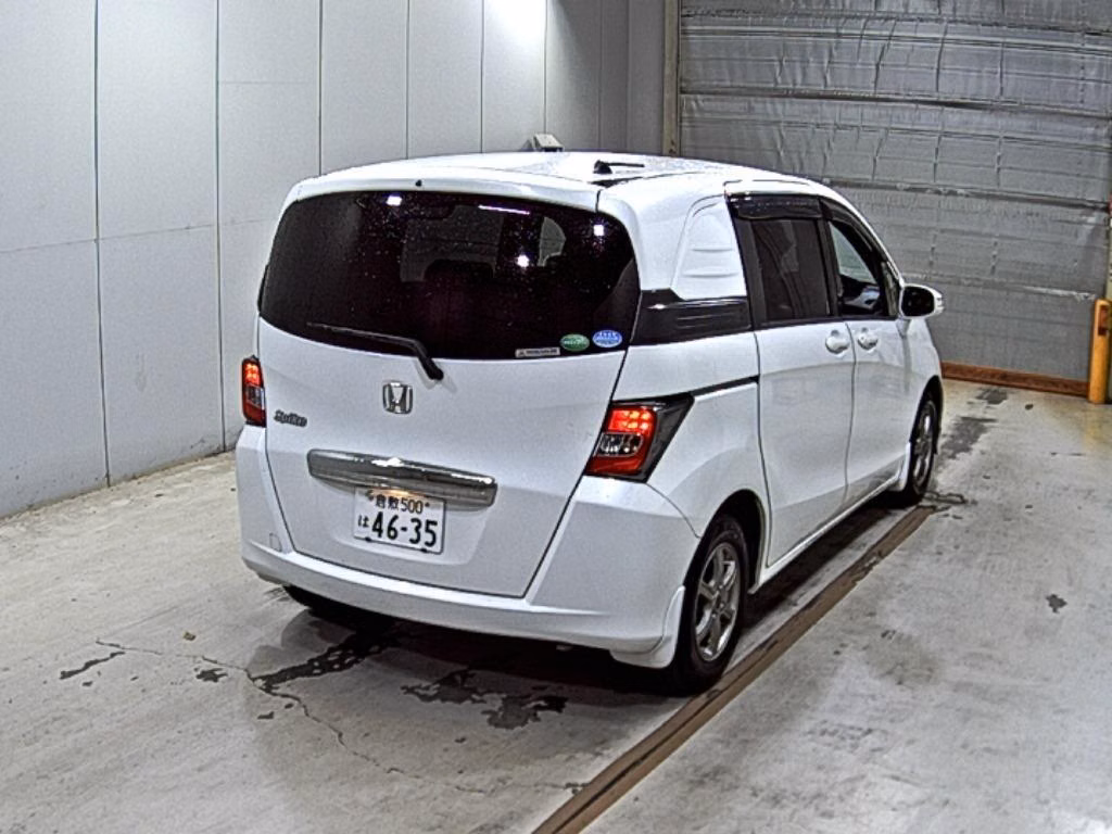 HONDA FREED SPIKE