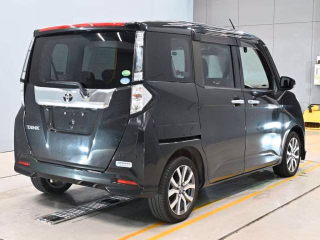 TOYOTA TANK