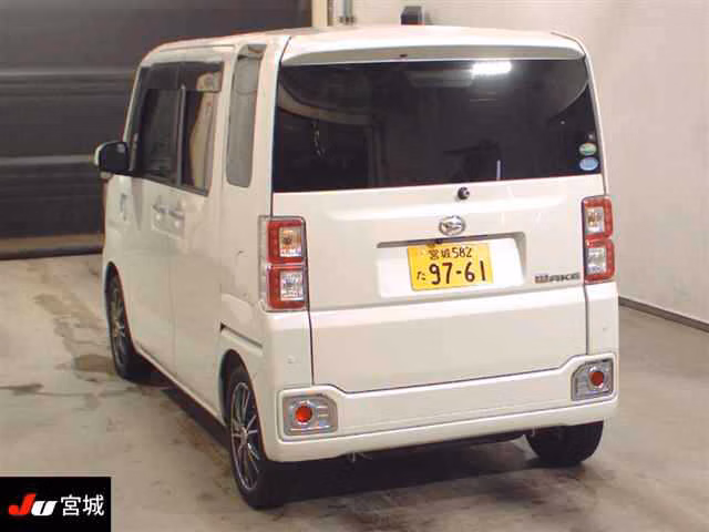 DAIHATSU WAKE
