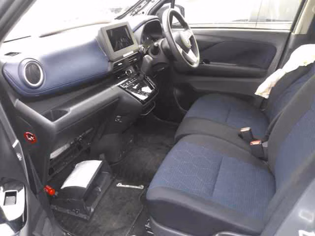 MITSUBISHI EK X