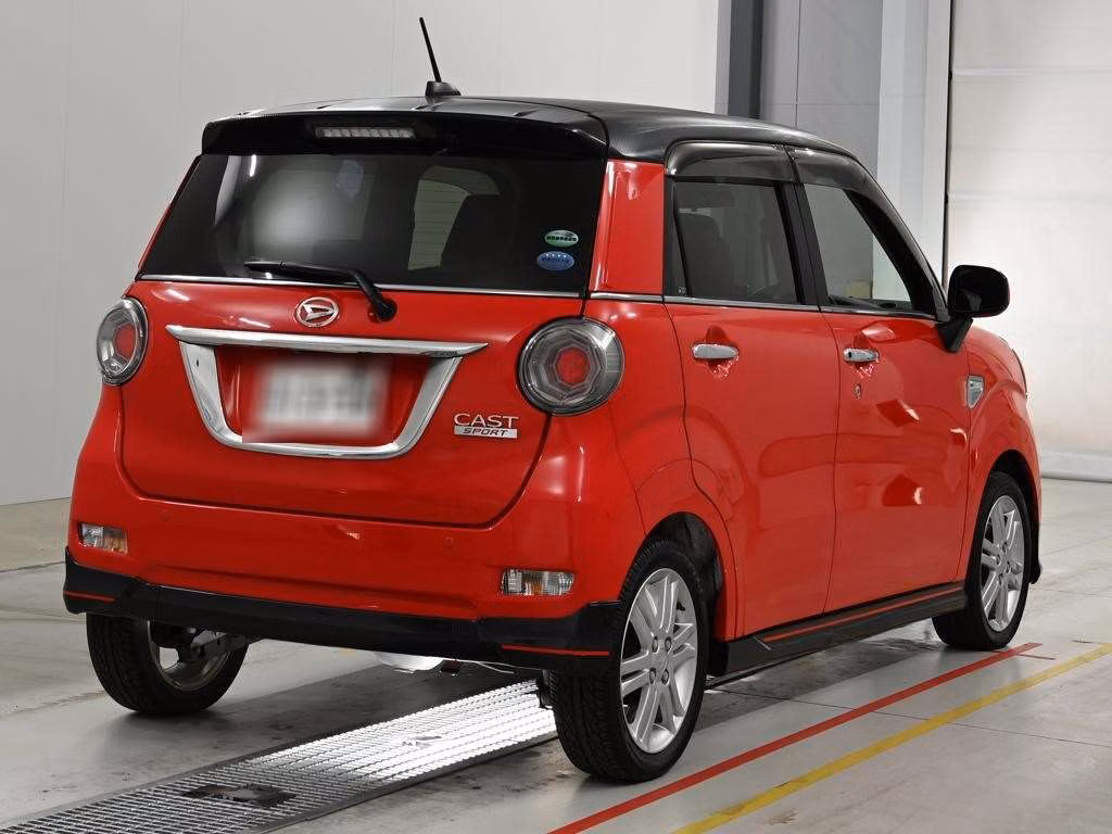 DAIHATSU CAST
