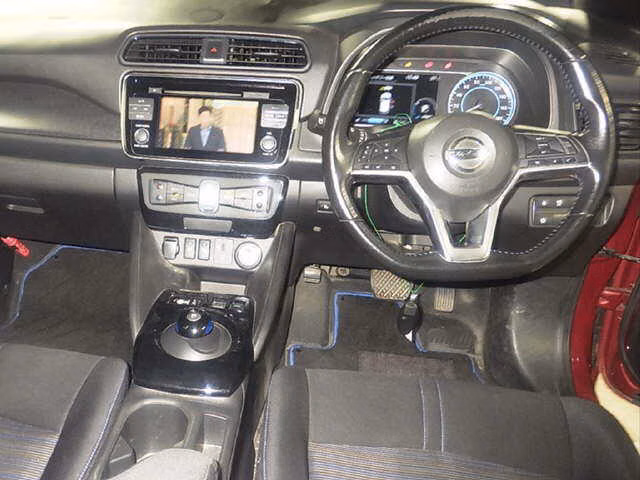 NISSAN LEAF