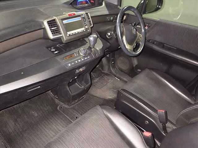 HONDA FREED SPIKE